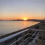 Sun, Sea And Serenity - Beachfront With Sunset Views And Soothing Waves *