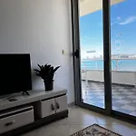 Sun, Sea And Serenity - Beachfront With Sunset Views And Soothing Waves * دراس
