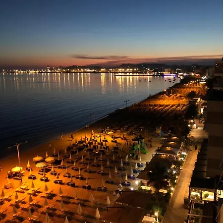 Daire Sun, Sea And Serenity - Beachfront With Sunset Views And Soothing Waves *