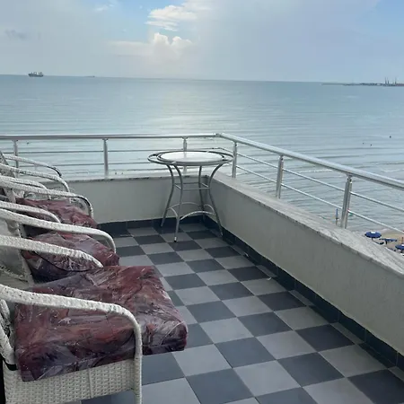 شقة Sun, Sea And Serenity - Beachfront With Sunset Views And Soothing Waves