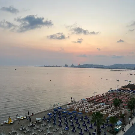 Sun, Sea And Serenity - Beachfront With Sunset Views And Soothing Waves Dıraç