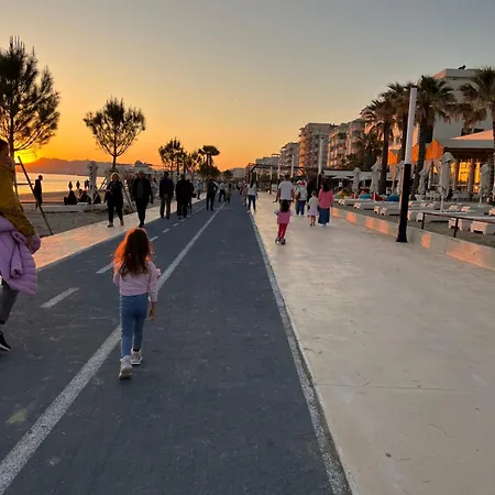 Sun, Sea And Serenity - Beachfront With Sunset Views And Soothing Waves *