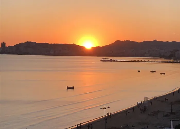 Apartment Sun, Sea And Serenity - Beachfront With Sunset Views And Soothing Waves Durres