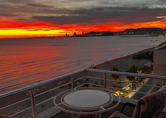 Apartment Sun, Sea And Serenity - Beachfront With Sunset Views And Soothing Waves