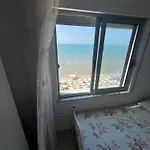 Sun, Sea And Serenity - Beachfront With Sunset Views And Soothing Waves Appartamento Durrës