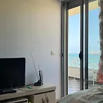 Sun, Sea And Serenity - Beachfront With Sunset Views And Soothing Waves *