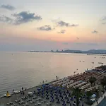 Sun, Sea And Serenity - Beachfront With Sunset Views And Soothing Waves Durrës