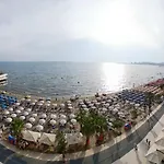 Appartamento Sun, Sea And Serenity - Beachfront With Sunset Views And Soothing Waves *
