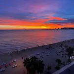 Appartamento Sun, Sea And Serenity - Beachfront With Sunset Views And Soothing Waves