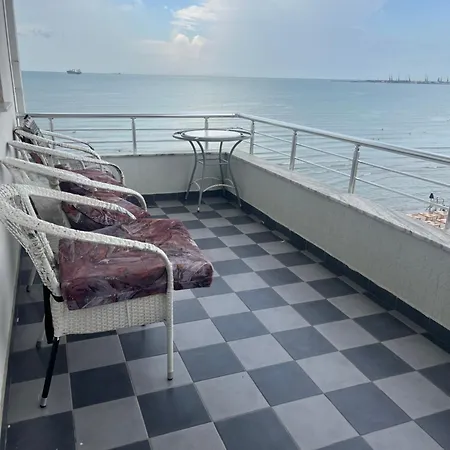 Sun, Sea And Serenity - Beachfront With Sunset Views And Soothing Waves דורס