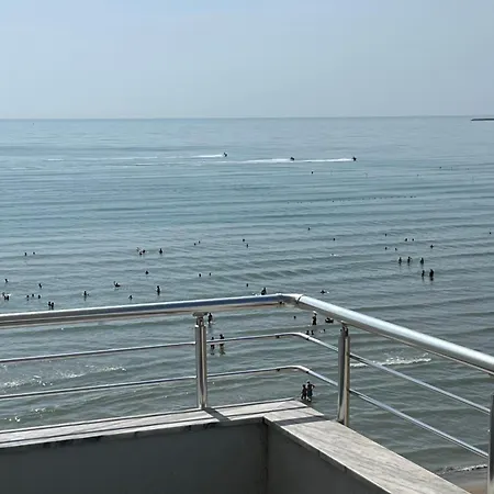 Διαμέρισμα Sun, Sea And Serenity - Beachfront With Sunset Views And Soothing Waves *