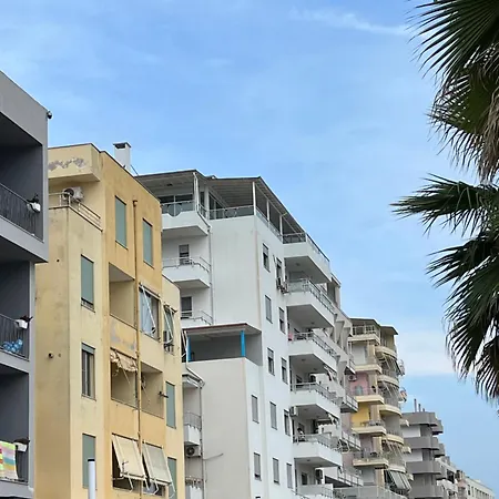 Sun, Sea And Serenity - Beachfront With Sunset Views And Soothing Waves *