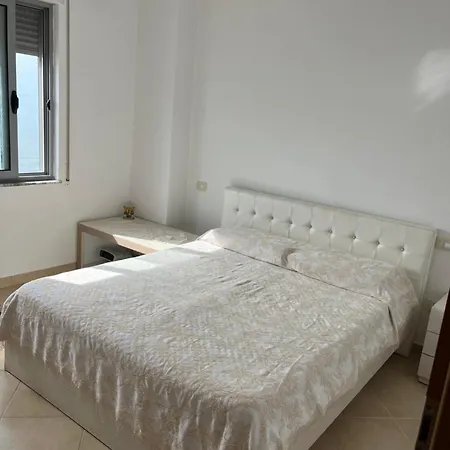 Sun, Sea And Serenity - Beachfront With Sunset Views And Soothing Waves *