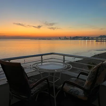 דירה Sun, Sea And Serenity - Beachfront With Sunset Views And Soothing Waves *