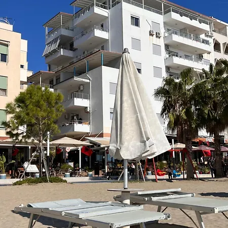 Sun, Sea And Serenity - Beachfront With Sunset Views And Soothing Waves Appartamento Durrës