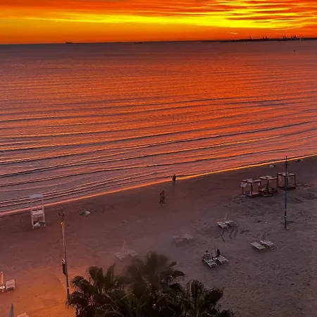 Sun, Sea And Serenity - Beachfront With Sunset Views And Soothing Waves