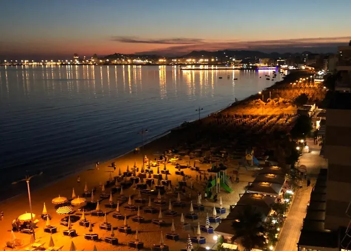 Apartment Sun, Sea And Serenity - Beachfront With Sunset Views And Soothing Waves *