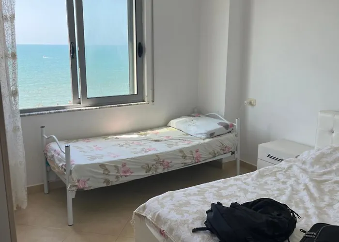 Διαμέρισμα Sun, Sea And Serenity - Beachfront With Sunset Views And Soothing Waves