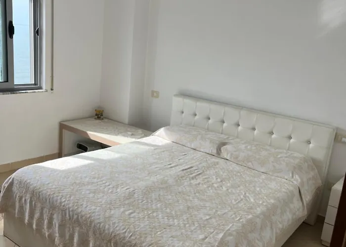 Sun, Sea And Serenity - Beachfront With Sunset Views And Soothing Waves *