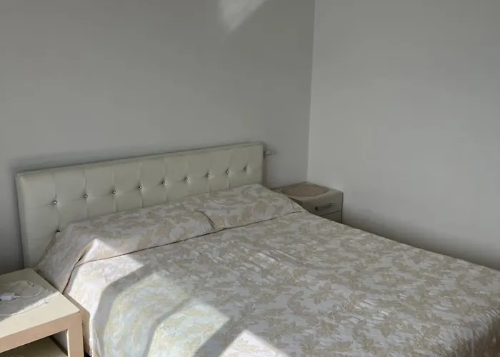 Sun, Sea And Serenity - Beachfront With Sunset Views And Soothing Waves Δυρράχιο