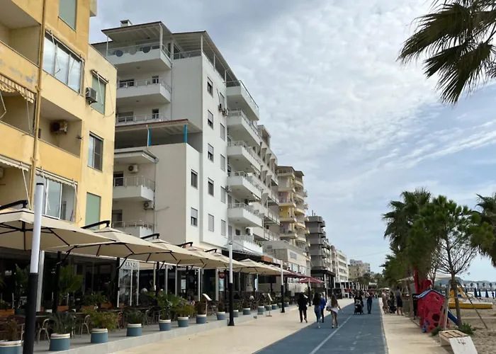 Sun, Sea And Serenity - Beachfront With Sunset Views And Soothing Waves Apartment