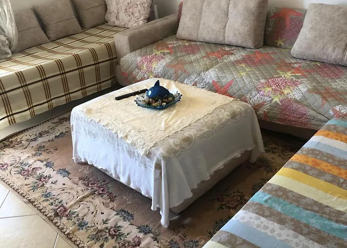 Sun, Sea And Serenity - Beachfront With Sunset Views And Soothing Waves Διαμέρισμα *