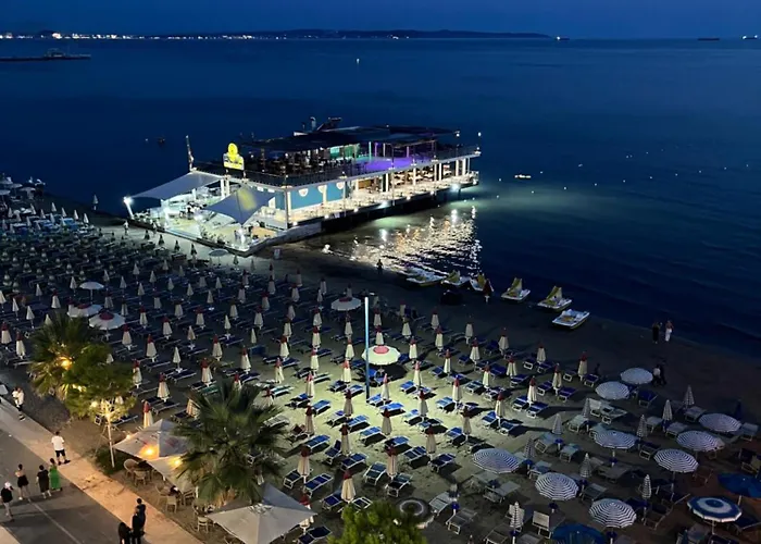 Sun, Sea And Serenity - Beachfront With Sunset Views And Soothing Waves * Δυρράχιο